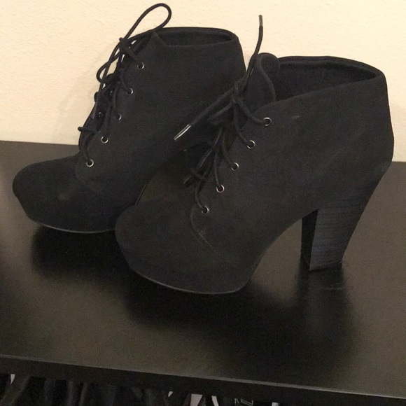 Black booties - Picture 2 of 4